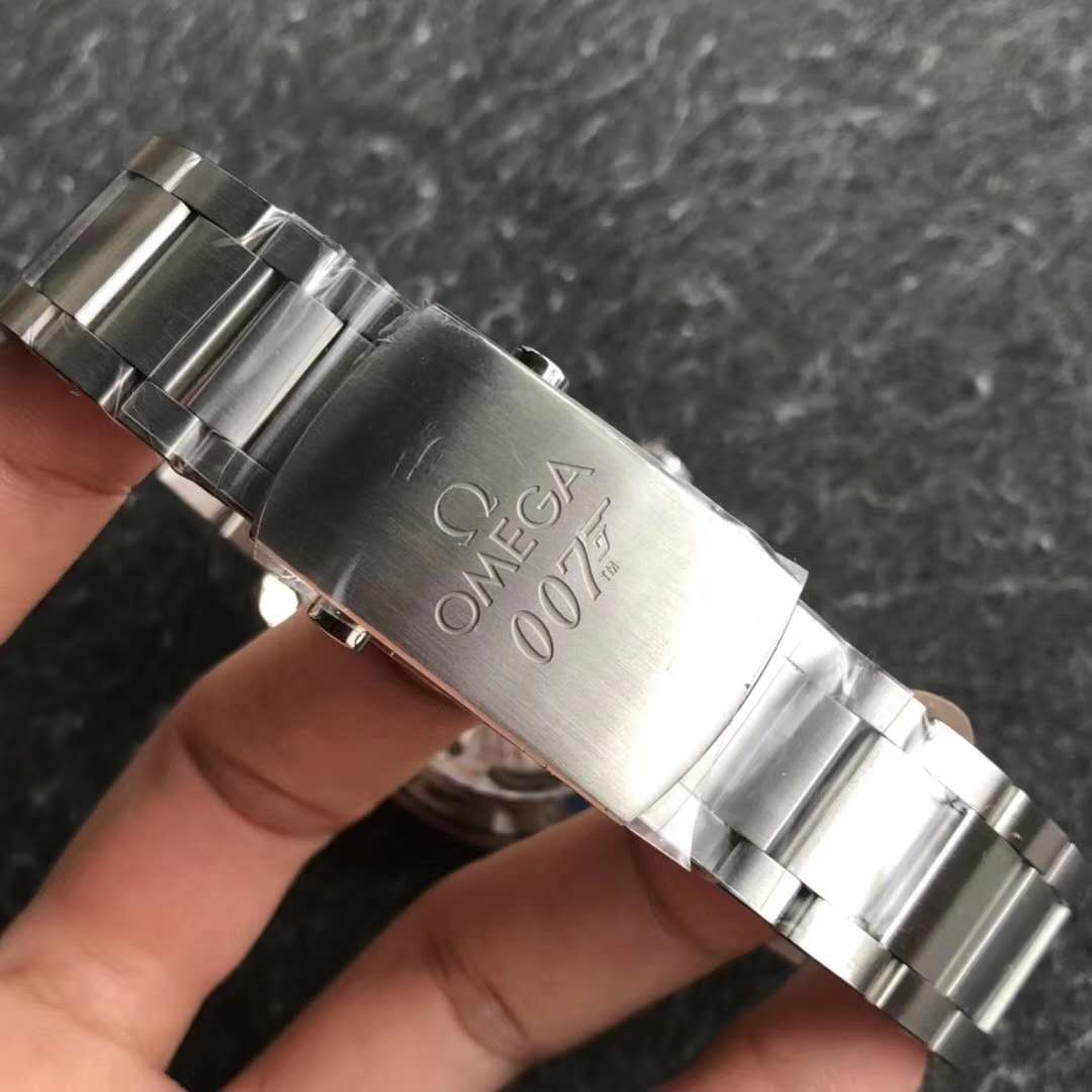 Omega Spectre 007 Buckle Engraving