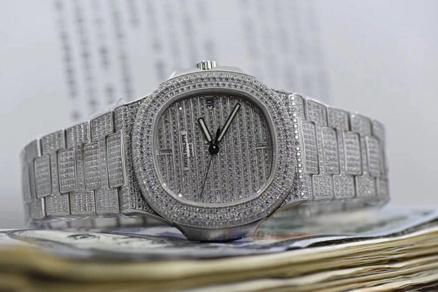 Replica Patek Philippe Nautilus Full Diamond Watch