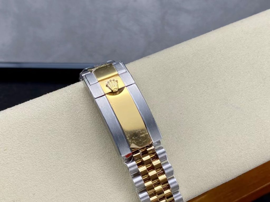 Rolex GMT-Master II 126713GRNR Bracelet